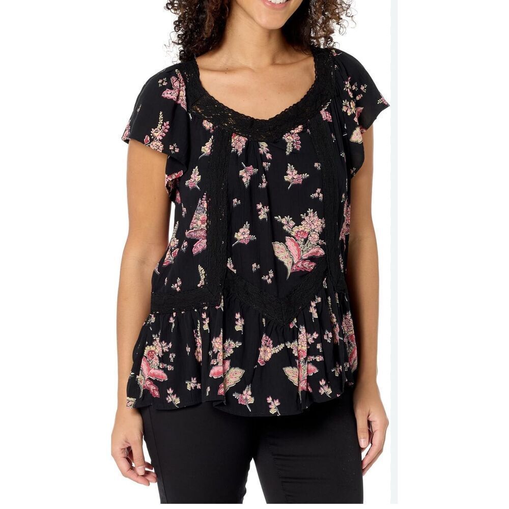 Angie NWT S black floral bohemian crochet trim open back blouse w-tapered bottom